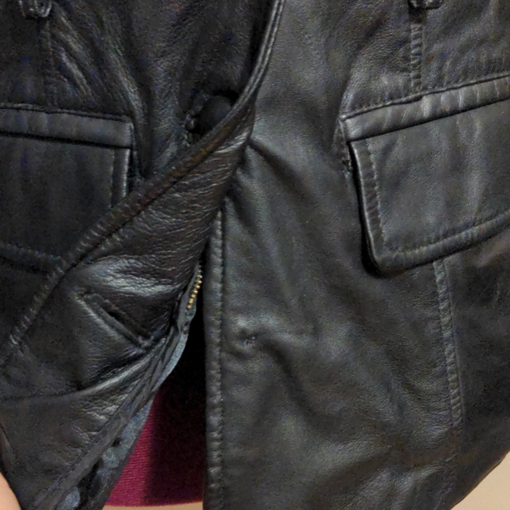Leather jacket - Picture 2 of 3